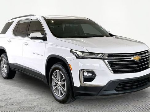 Used 2023 Chevrolet Traverse LT FWD image 1