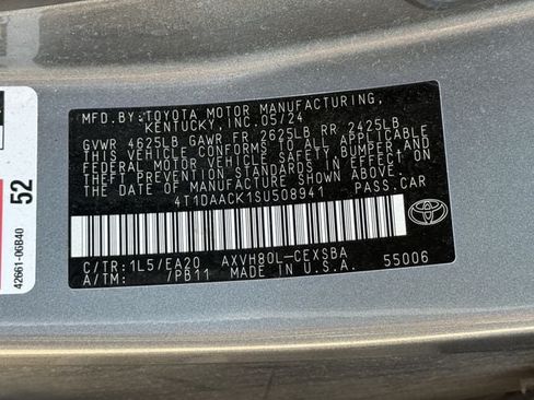 Used 2025 Toyota Camry SE FWD image 29