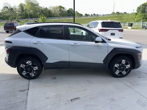 Used 2024 Hyundai Kona SEL w/ Convenience Package AWD/4WD image 4