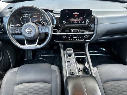 Used 2023 Nissan Pathfinder SV image 13