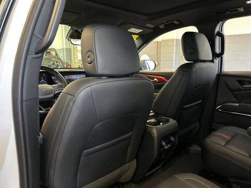 Used 2024 Chevrolet Traverse RS AWD/4WD image 22