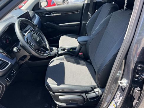 Used 2023 Kia Seltos S w/ Navigation Package FWD image 9