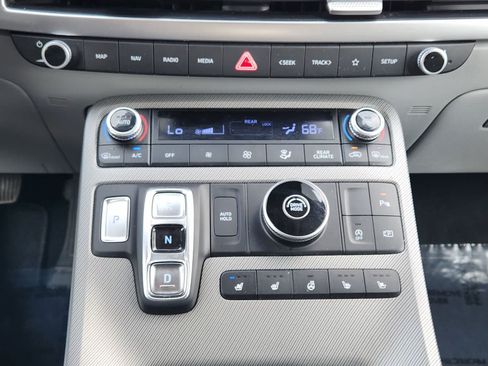 Used 2024 Hyundai Palisade SEL w/ Premium Package FWD image 17