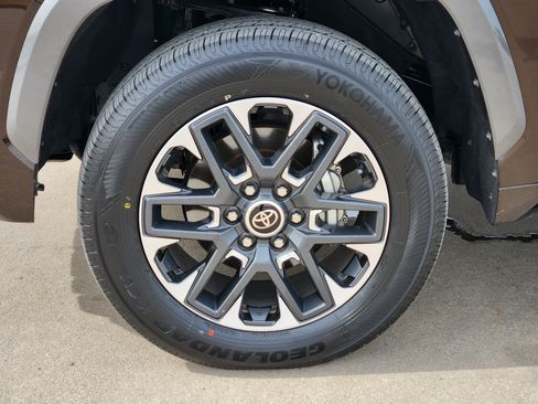 Used 2022 Toyota Tundra Limited image 30