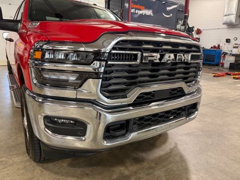 Used 2026 RAM 2500 Big Horn AWD/4WD image 2