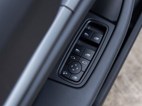 New 2026 Porsche Taycan image 22