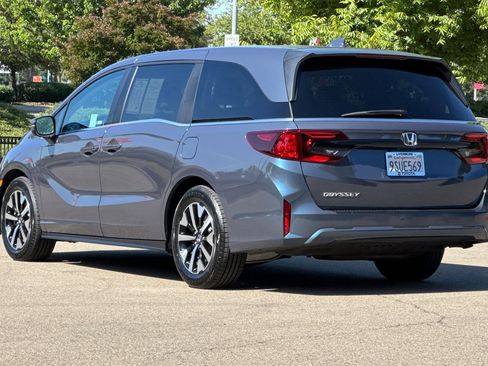 Used 2025 Honda Odyssey EX-L image 6