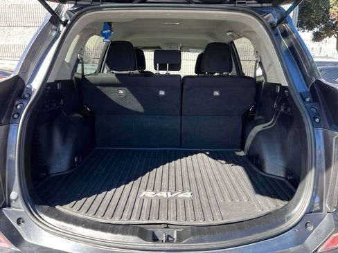 Used 2017 Toyota RAV4 LE image 35