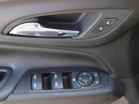 Used 2019 Chevrolet Equinox LT FWD image 29