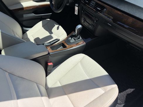 Used 2011 BMW 328i xDrive Sedan AWD/4WD image 21