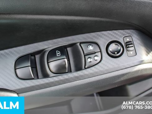 Used 2025 Nissan Altima 2.5 SV FWD image 37
