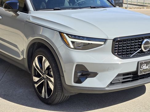 Used 2024 Volvo XC40 B5 Ultimate w/ Protection Package Premier image 11