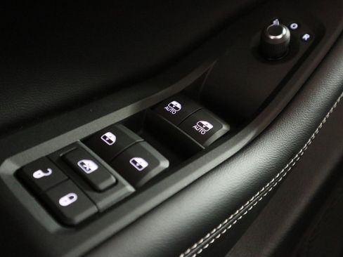 New 2025 Jeep Grand Cherokee L Altitude image 36