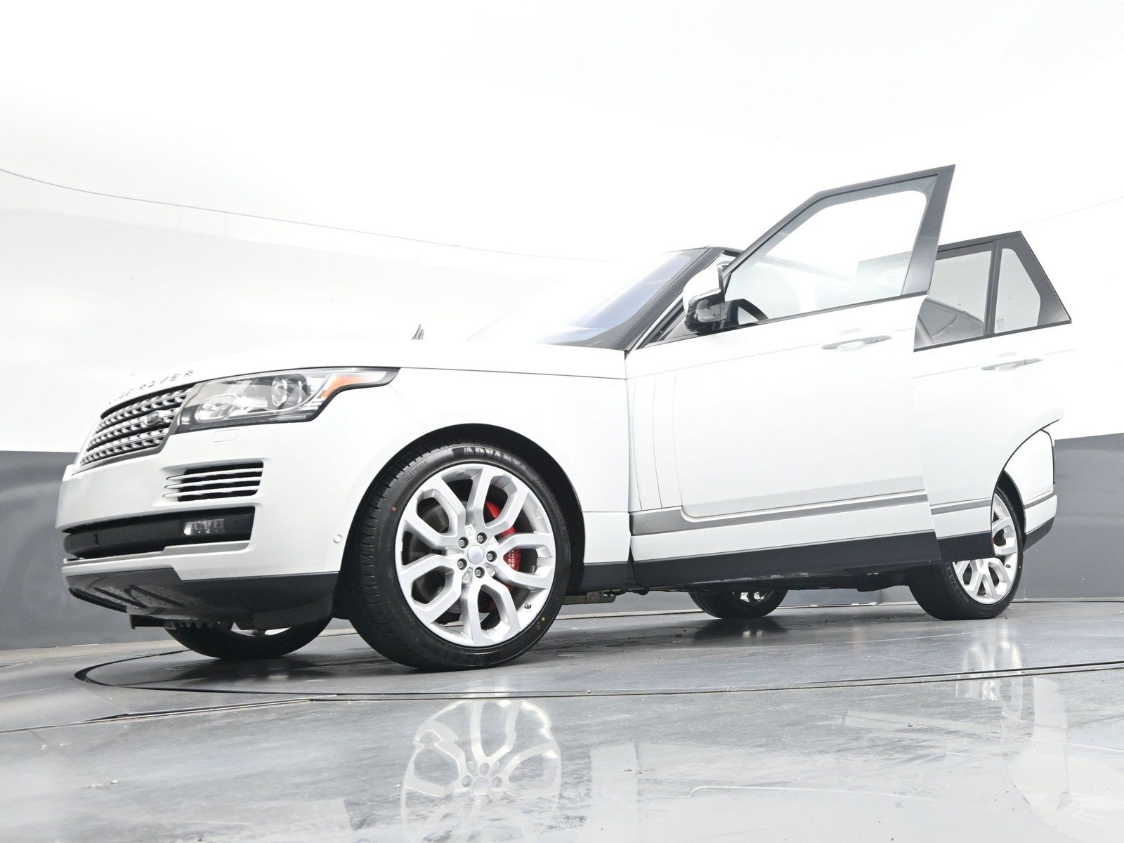 Used 2016 Land Rover Range Rover Supercharged AWD/4WD image 40