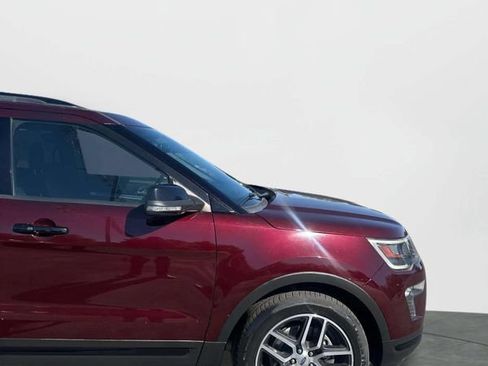 Used 2018 Ford Explorer Sport w/ Equipment Group 401A AWD/4WD image 8