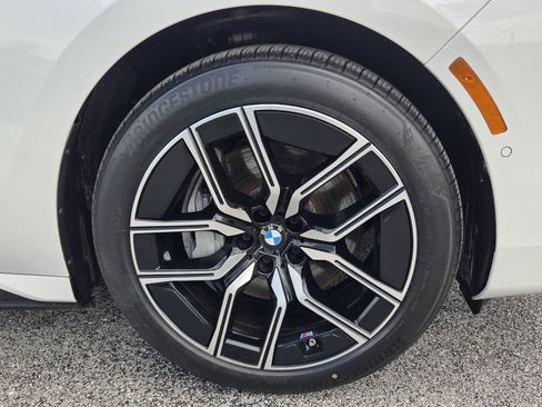Certified 2025 BMW i7 xDrive60 AWD/4WD image 9