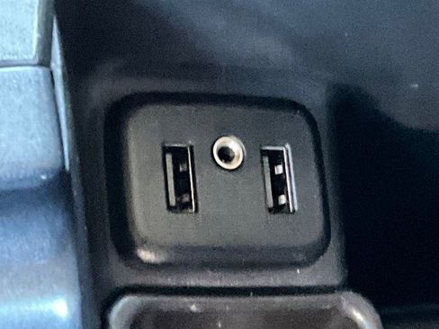 Used 2017 Chevrolet Silverado 1500 High Country image 25