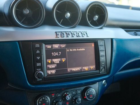 Used 2012 Ferrari FF image 18