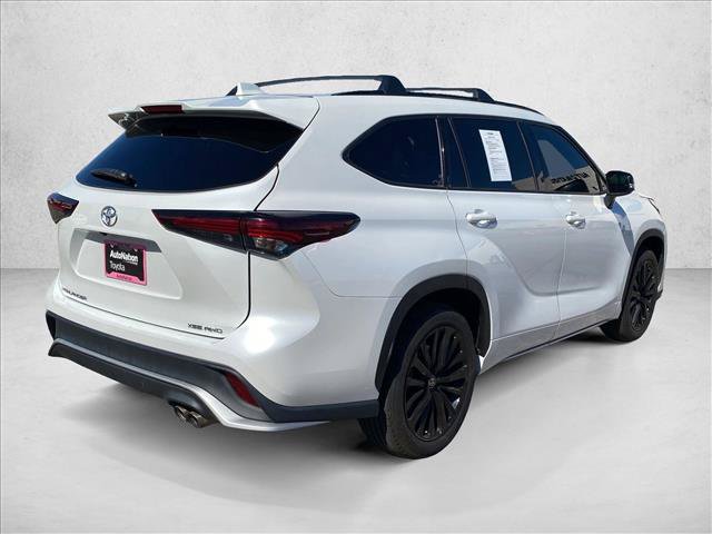 Used 2024 Toyota Highlander XSE AWD/4WD image 5