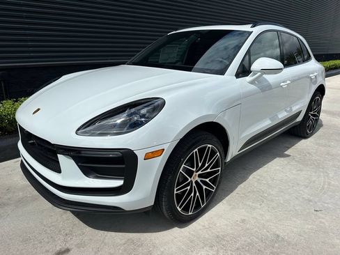 Used 2026 Porsche Macan AWD/4WD image 7