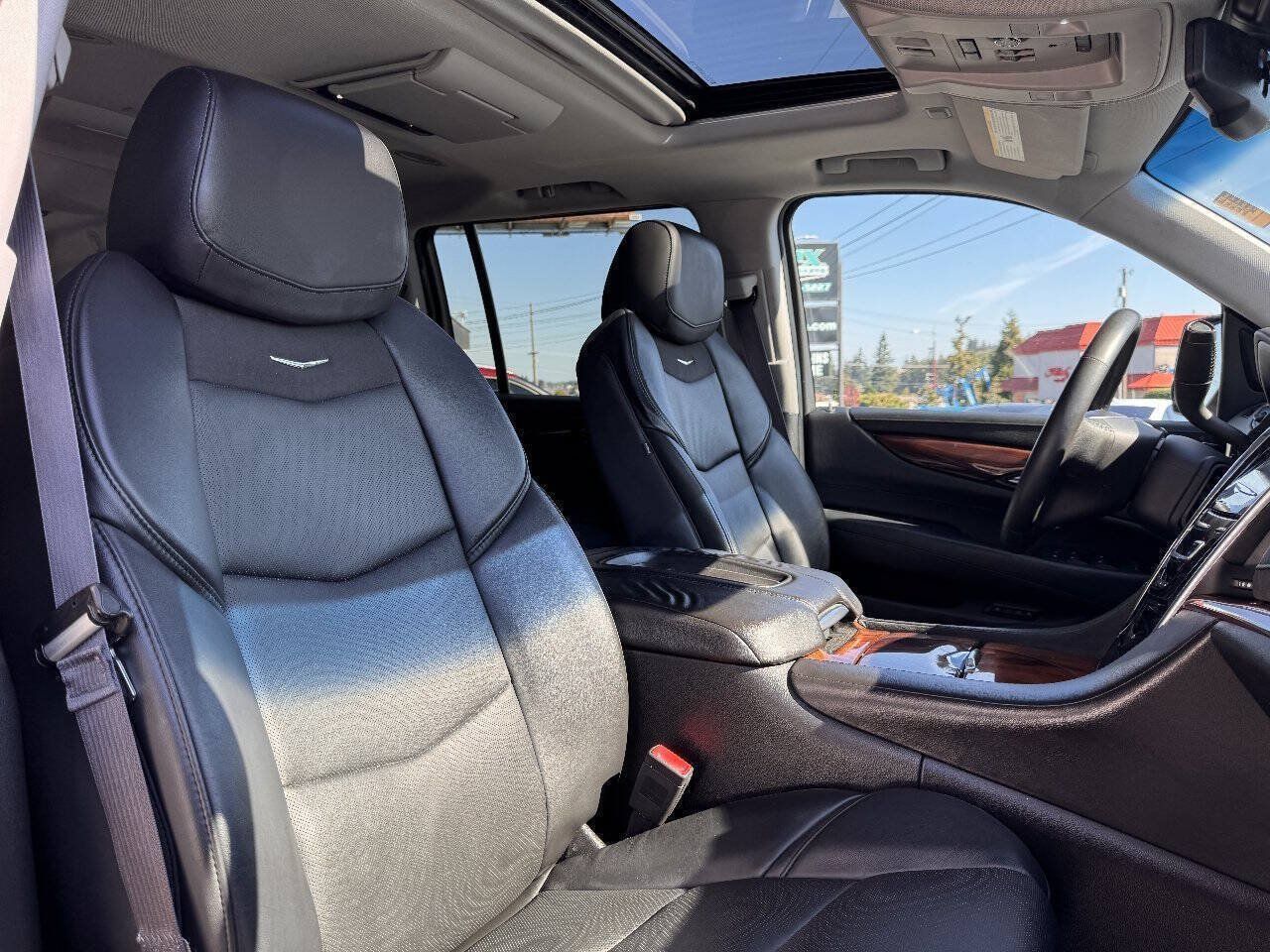 Used 2015 Cadillac Escalade ESV Premium AWD/4WD image 17