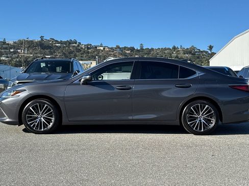 Used 2024 Lexus ES 350 w/ Premium Package FWD image 2