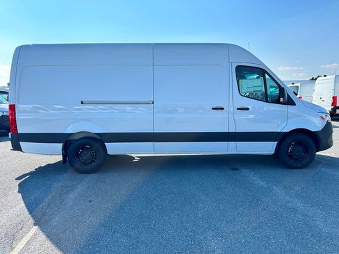 New 2026 Mercedes-Benz Sprinter 2500 image 3