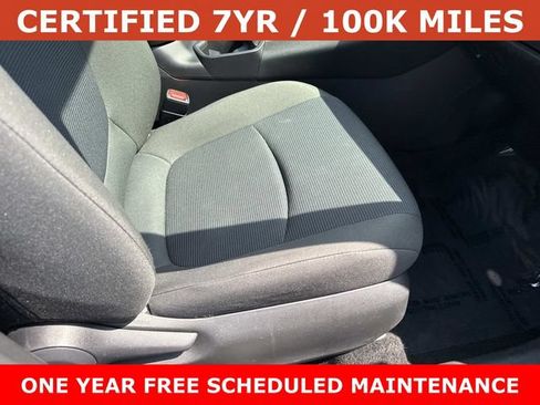 Used 2021 Toyota RAV4 LE AWD/4WD image 10