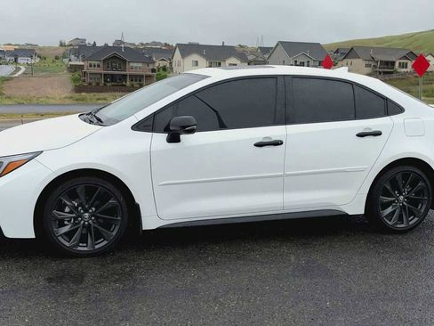Used 2025 Toyota Corolla XSE FWD image 5