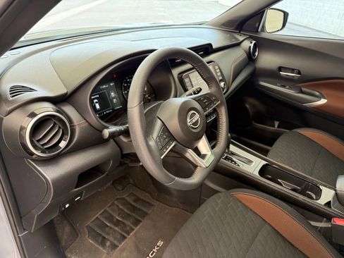 Used 2024 Nissan Kicks SR FWD image 11