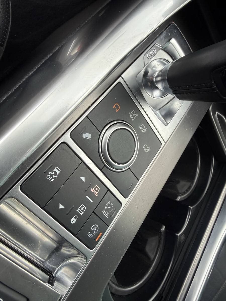 Used 2016 Land Rover Range Rover Sport SE AWD/4WD image 20