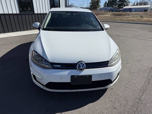 Used 2015 Volkswagen e-Golf SEL Premium image 2