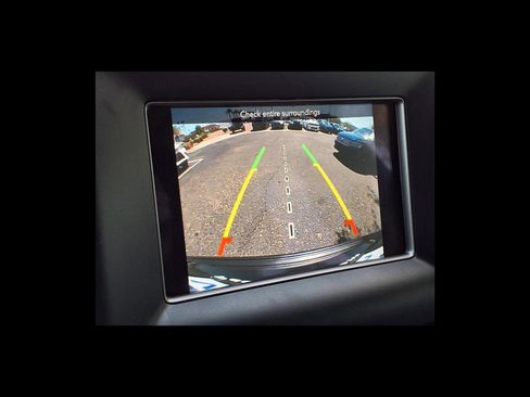 Used 2021 Jeep Grand Cherokee Laredo image 30