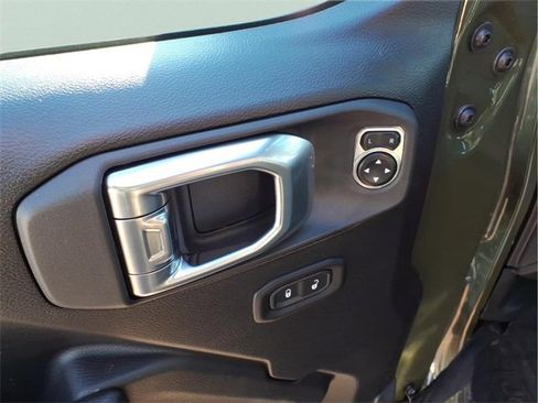 Used 2024 Jeep Wrangler Willys image 15