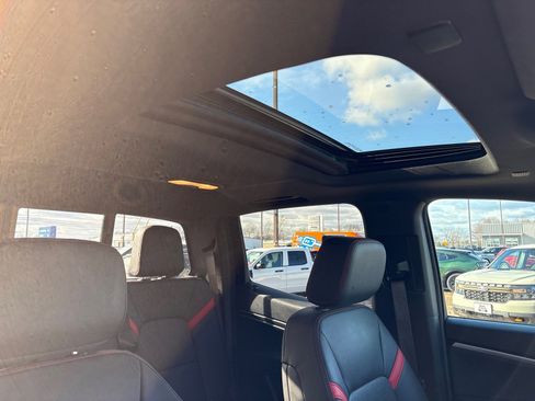 Used 2023 Chevrolet Colorado Z71 w/ Z71 Convenience Package 2 image 8