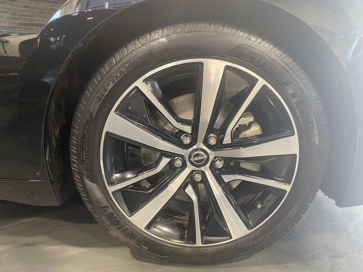 Used 2023 Nissan Maxima SV w/ Floor Mat Group FWD image 10