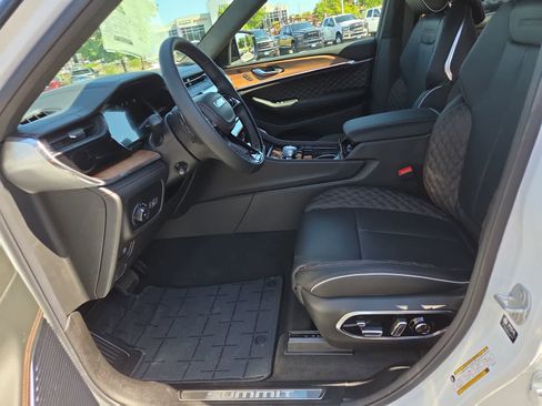 New 2026 Jeep Grand Cherokee L Summit AWD/4WD image 19
