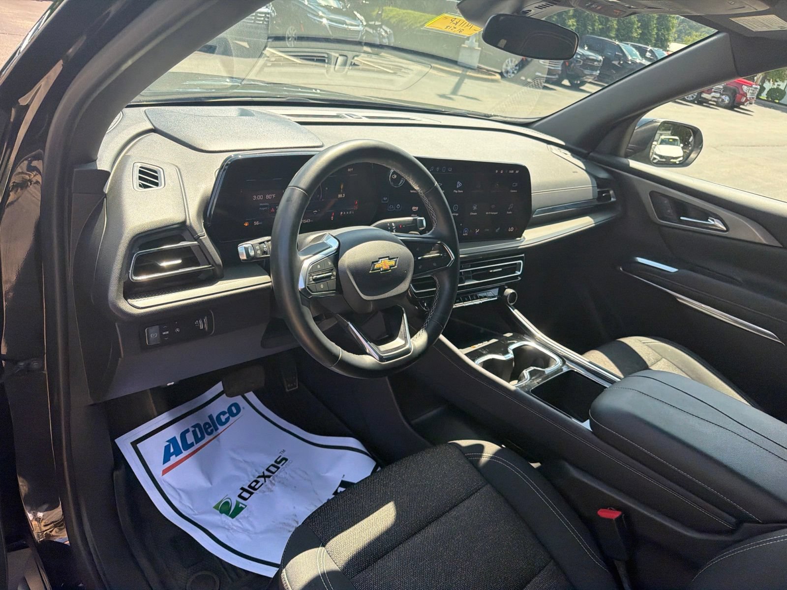 Used 2025 Chevrolet Traverse LT w/ LPO, Floor Liner Package FWD image 10