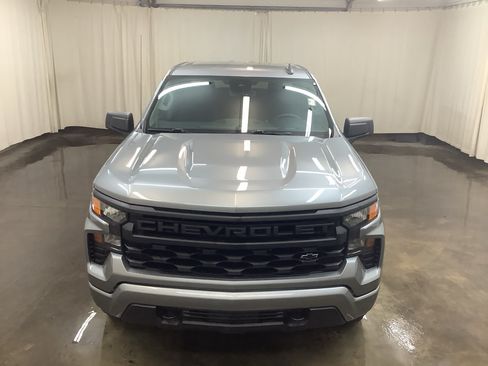Used 2023 Chevrolet Silverado 1500 Custom w/ 2.7L Blackout Package AWD/4WD image 2