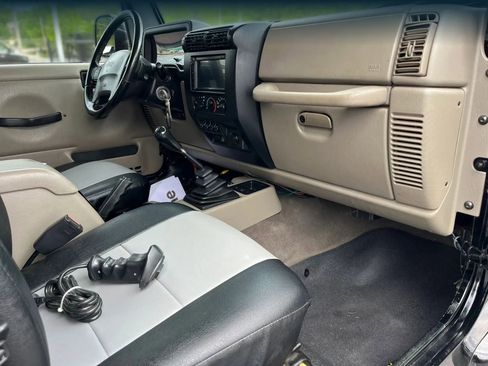 Used 2003 Jeep Wrangler Sahara AWD/4WD image 7