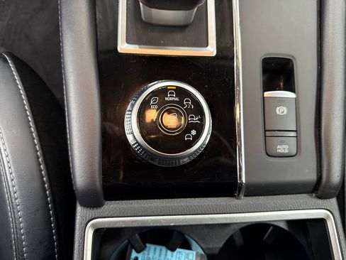 Used 2024 Mitsubishi Outlander SE image 36