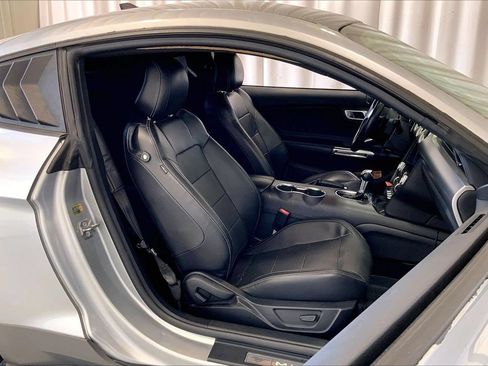 Used 2020 Ford Mustang GT Premium w/ Black Accent Package RWD image 15