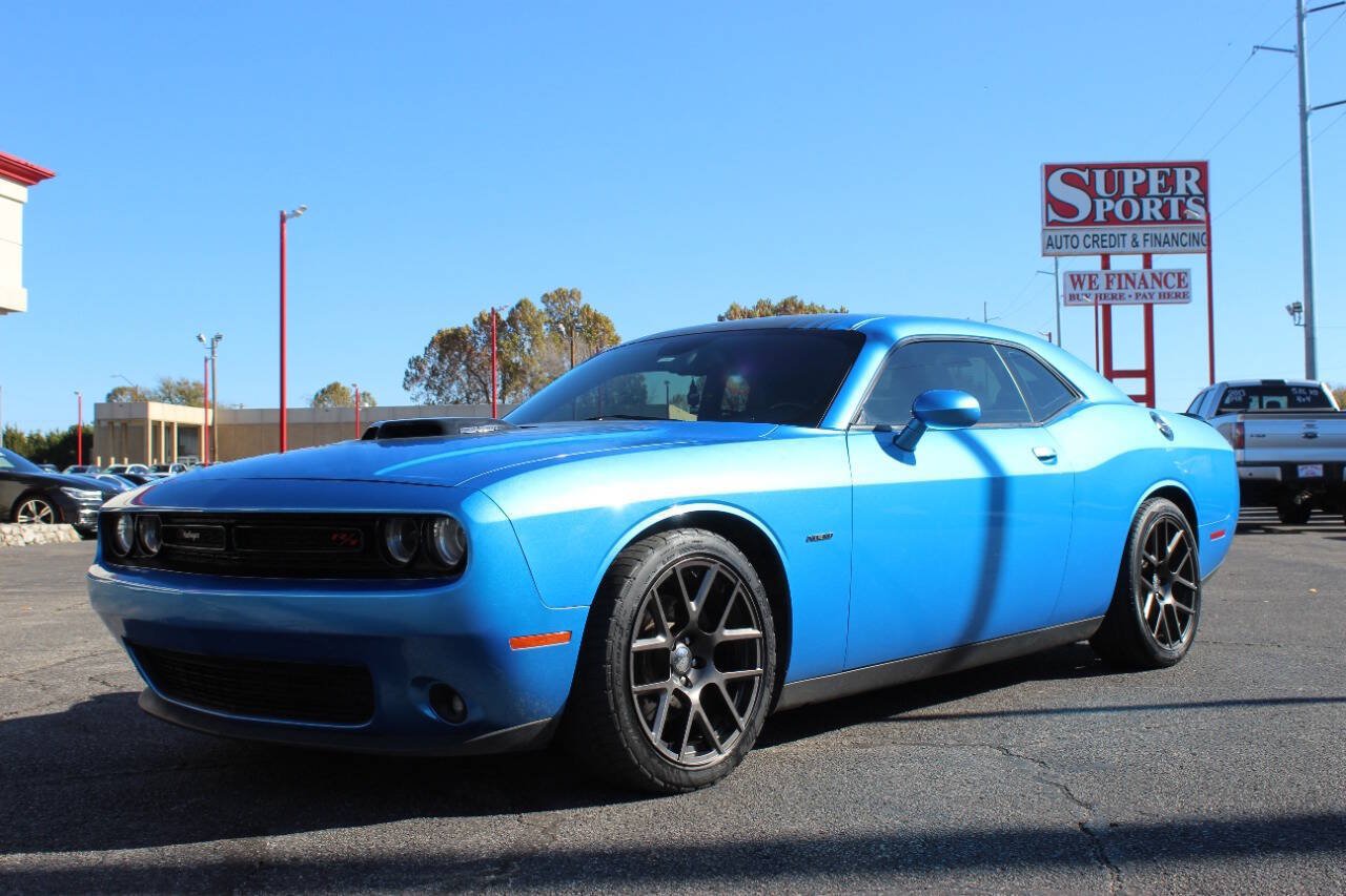 Used 2016 Dodge Challenger R/T RWD image 7