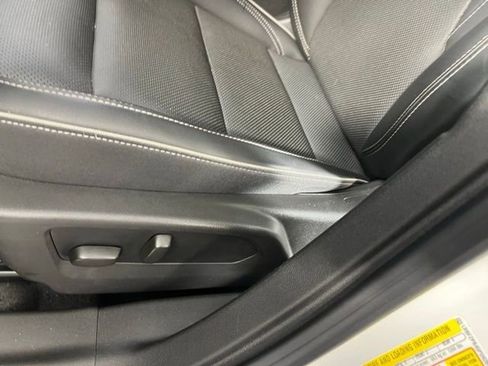 Used 2023 Buick Envision Essence image 19