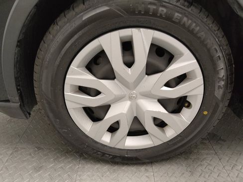 Used 2020 Toyota C-HR LE image 31