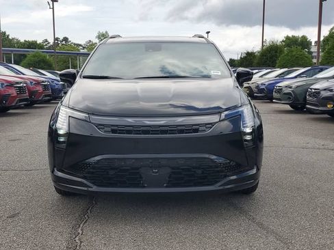 New 2027 Chrysler Pacifica Limited FWD image 2
