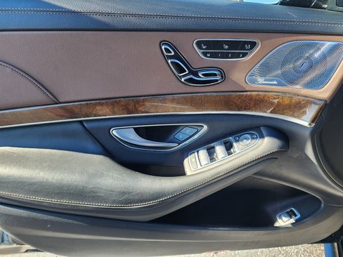 Used 2015 Mercedes-Benz S 550 Sedan image 22