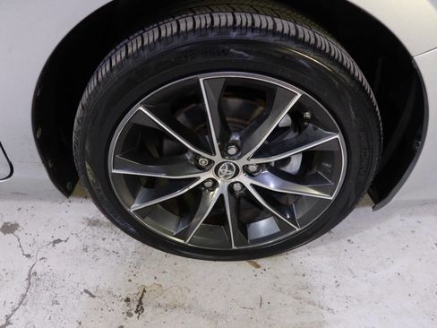 Used 2015 Toyota Camry XSE image 39