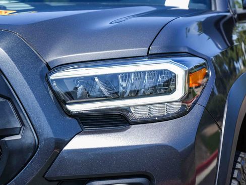 Used 2022 Toyota Tacoma TRD Off-Road AWD/4WD image 5