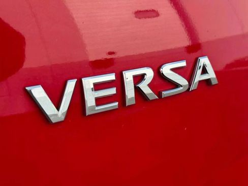 Used 2012 Nissan Versa Hatchback FWD image 18